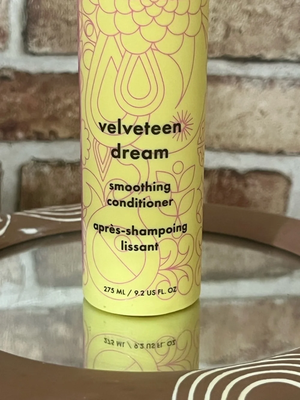 amika Velveteen Dream Smoothing Conditioner - Yellow & Pink